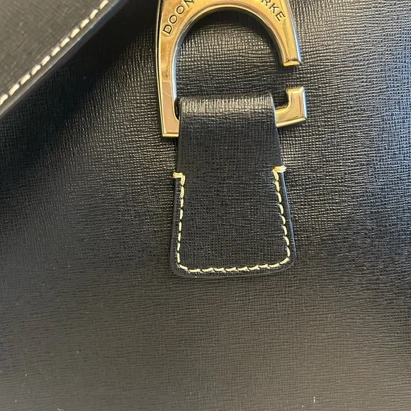 Black Leather Dooney and Bourke shoulder bag - Picture 3 of 7